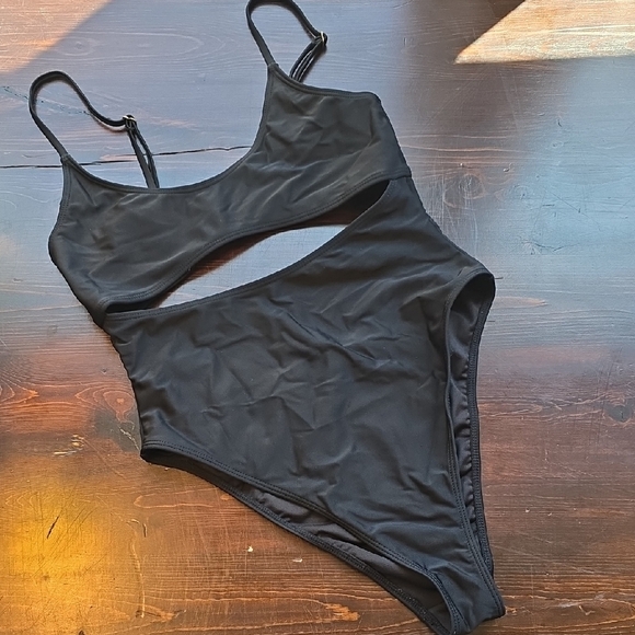 Forever 21 Black One Piece Swimwear Sleek Design - Picture 1 of 2